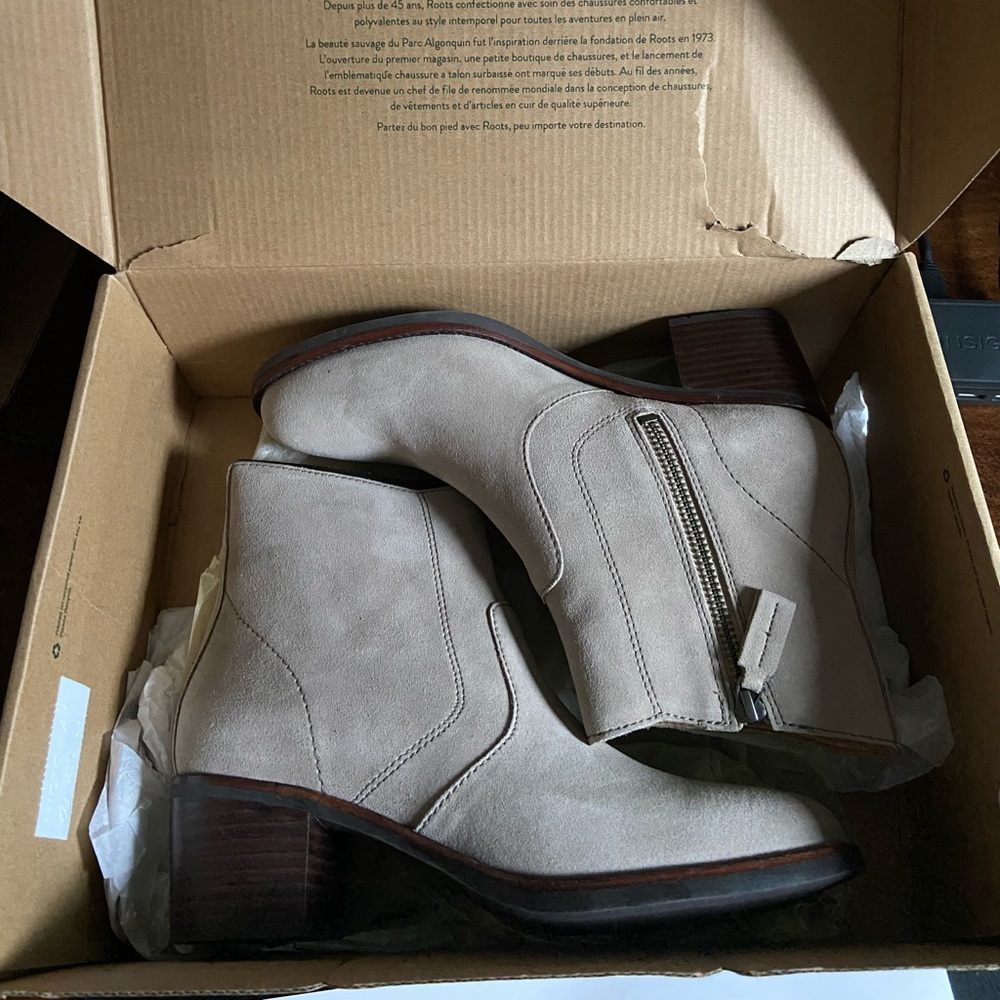 BNIB Roots Liberty Boots - Picture 3 of 4